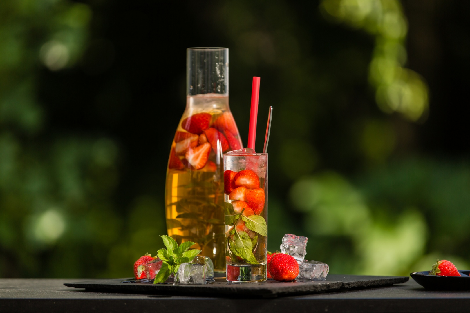 Limonade mit Zitronenmelisse