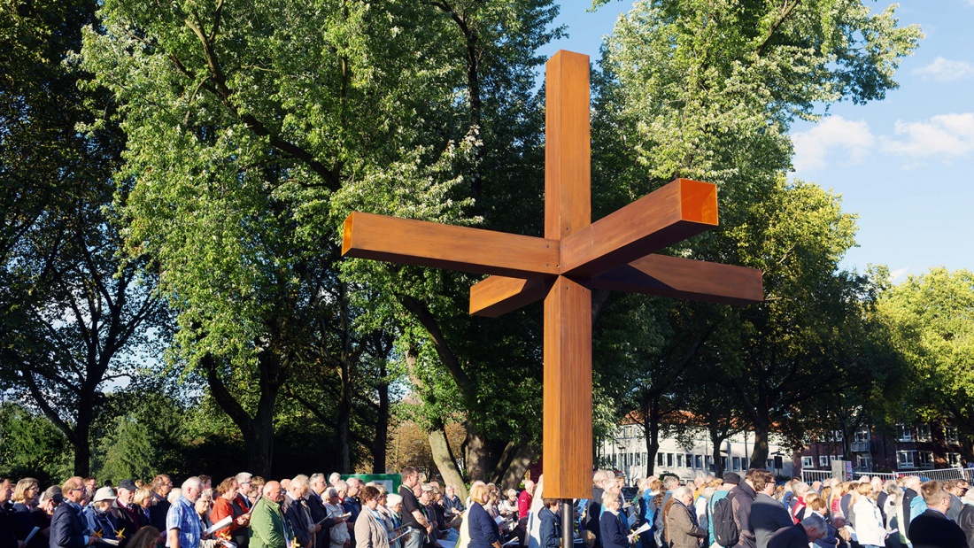 Das Christuskreuz 2017 war im Jubiläumsjahr das zentrale Symbol beim ökumenischen Buß- und Versöhnungsgottesdienst in der Hildesheimer Kirche St. Michaelis und beim Abschlussgottesdienst des Ökumenischen Festes vor dem Bergbaumuseum in Bochum.