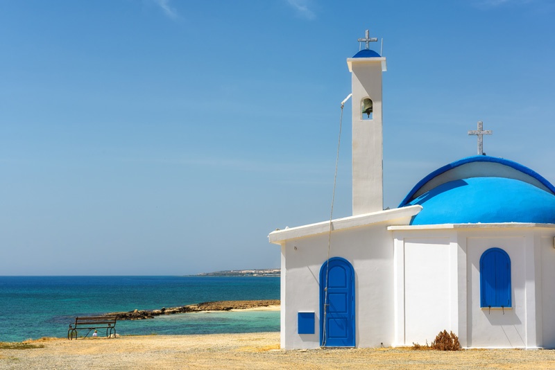 Kirche am Strand von Aiya Napa, Zypern. 