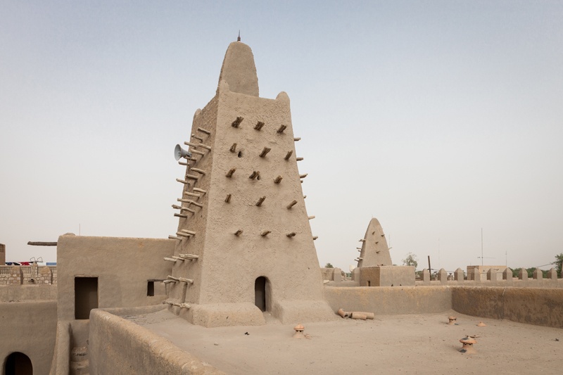 Auf dem Dach der Djingere-ber Moscheee in Timbuktu