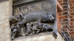 umstrittenes Detail aus dem Mittelalter an der Wittenberger Stadtkirche St. Marien
