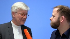 Markus Bechtold spricht mit Heinrich Bedford-Strohm