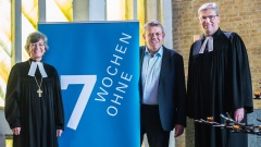 Susanne Breit-Kessler, Arnd Brummer (Geschäftsführer von "7 Wochen Ohne") und Pfarrer Reinhardt Schellenberg