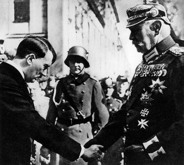 Adolf Hitler und Paul von Hindenburg.