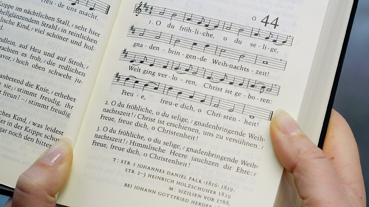 Das Weihnachtslied "Oh du fröhliche" im evangelischen Gesangbuch. 