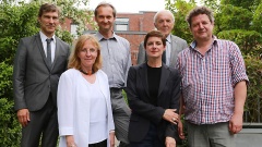 Jury des Kunstprojekts (v.l.): Thorsten Nolting, Dr. Gabriele Uelsberg, Holger Hagedorn, Dr. Susanne Titz, Prof. Dr. Frank Günter Zehnder und Dr. Gregor Jansen. 